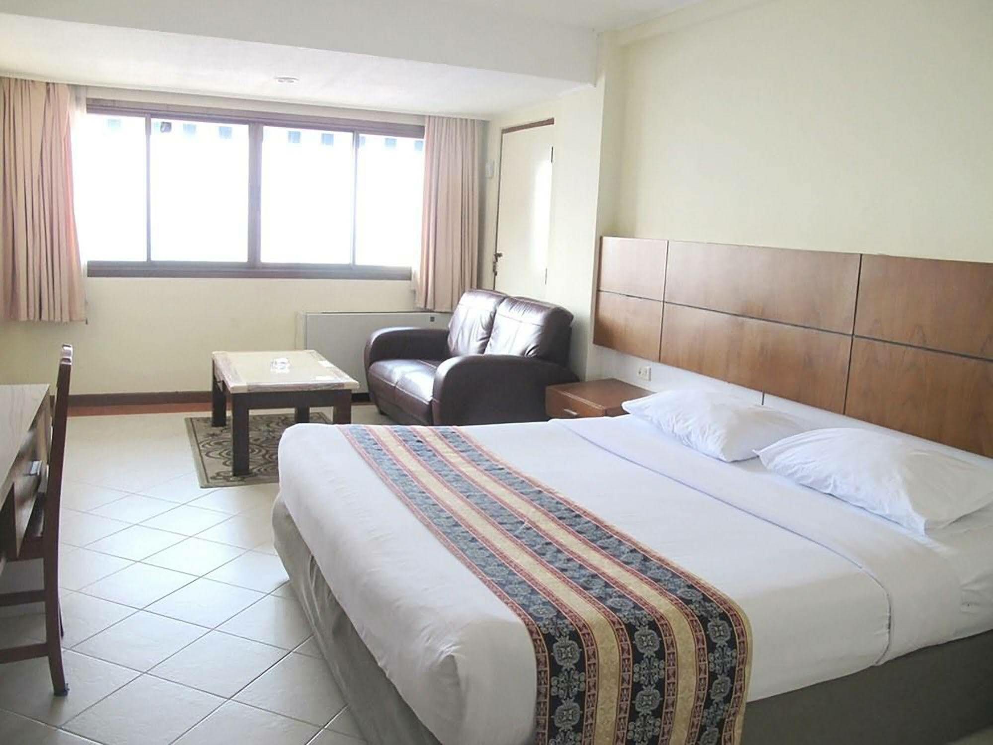 Diamond Beach Hotel Pattaya Exterior photo